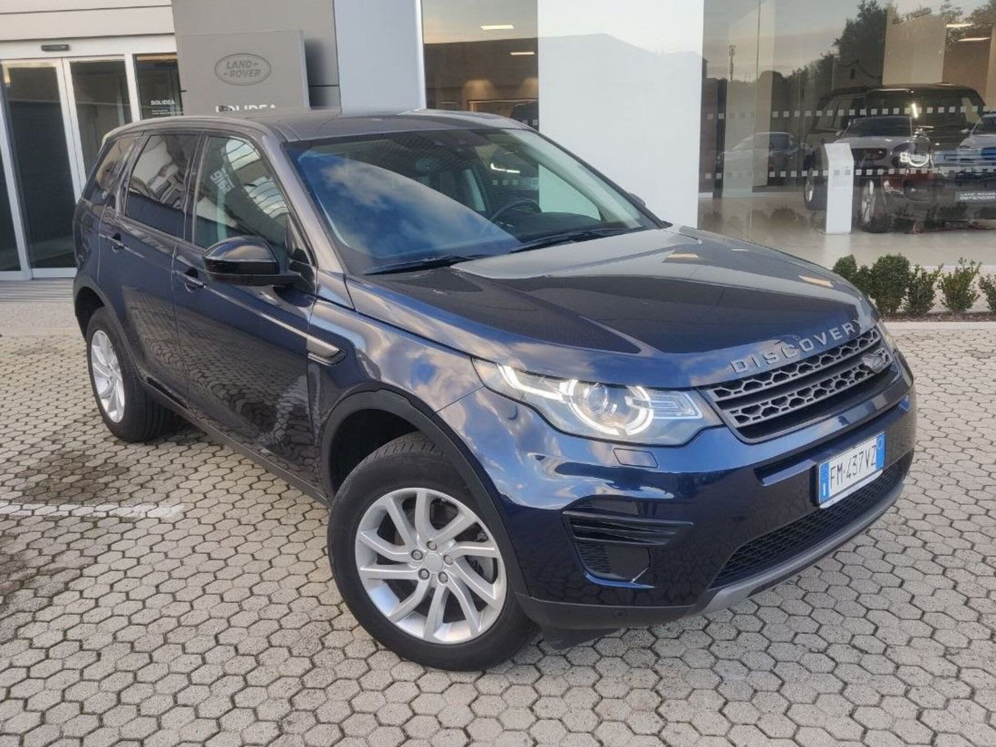 Land Rover Discovery Sport 2.0 TD4 150 CV SE  del 2018 usata a Savona