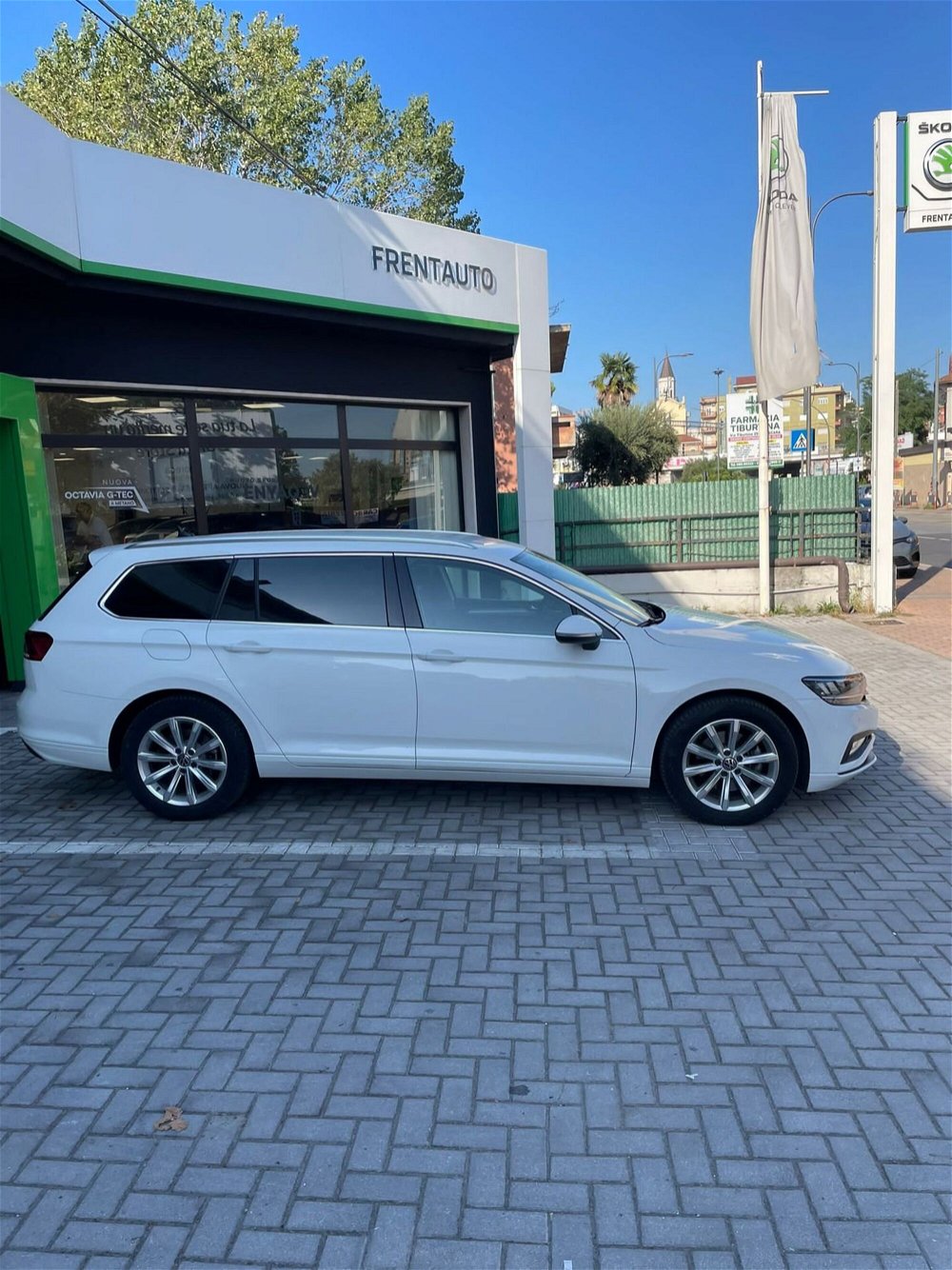 Volkswagen Passat Variant 2.0 TDI SCR 122 CV EVO DSG Business del 2021 usata a Pescara (4)