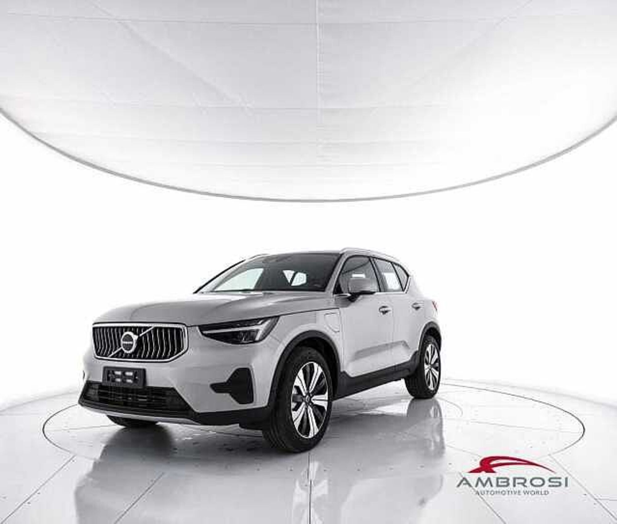 Volvo XC40 T5 Recharge Plug-in Hybrid automatico Plus Bright nuova a Corciano