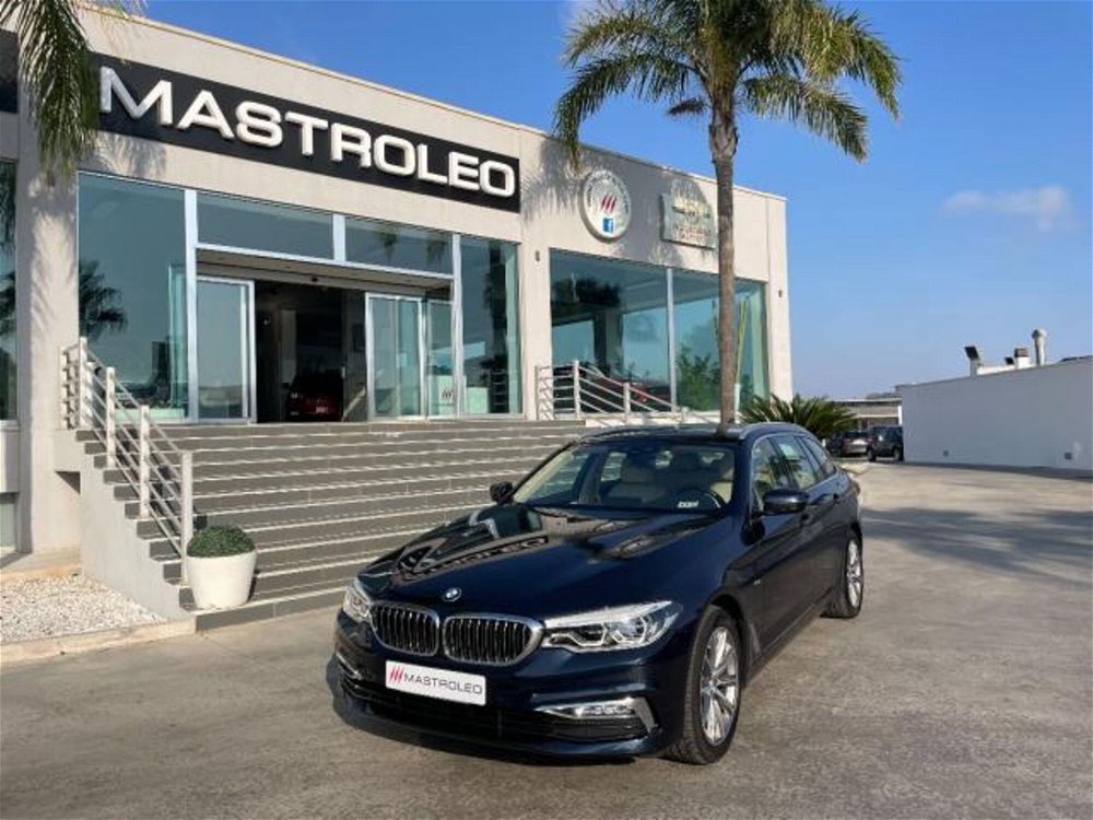 BMW Serie 5 Touring 520d xDrive  Luxury  del 2019 usata a Tricase (2)