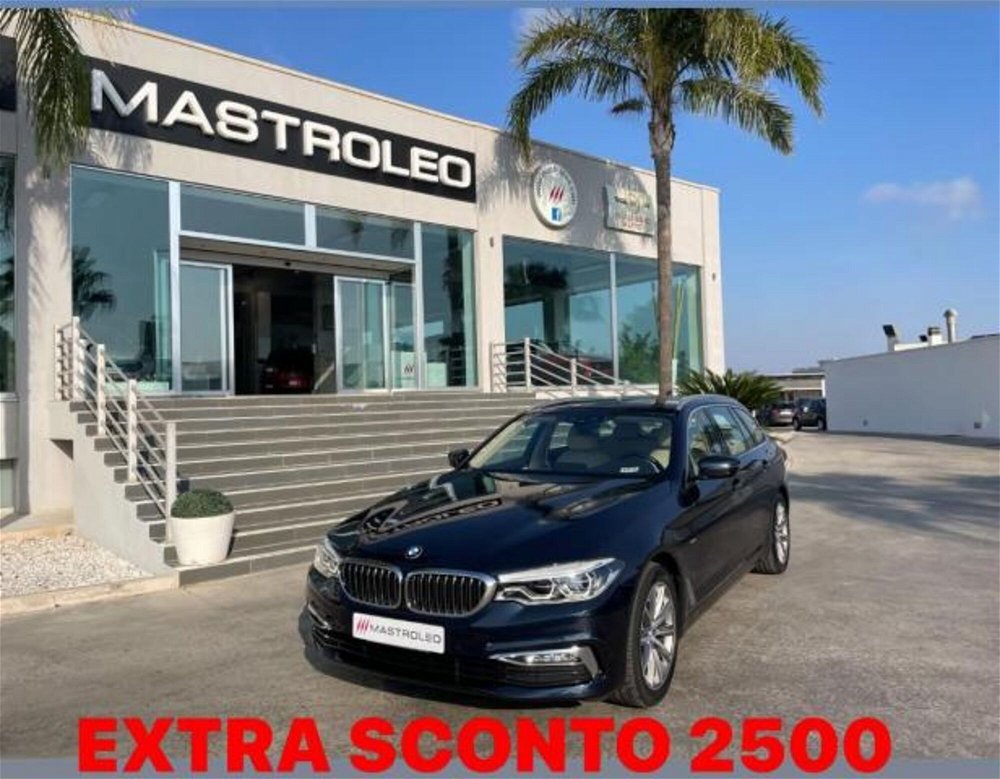 BMW Serie 5 Touring 520d xDrive  Luxury  del 2019 usata a Tricase