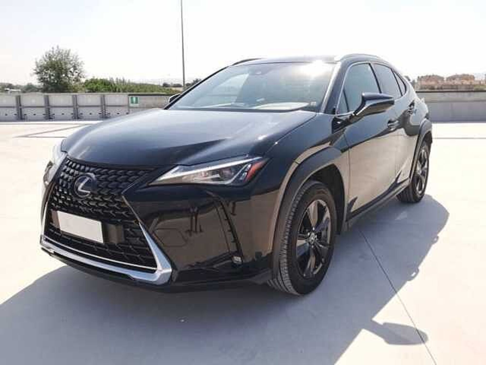 Lexus UX Hybrid F Sport  del 2022 usata a Pesaro