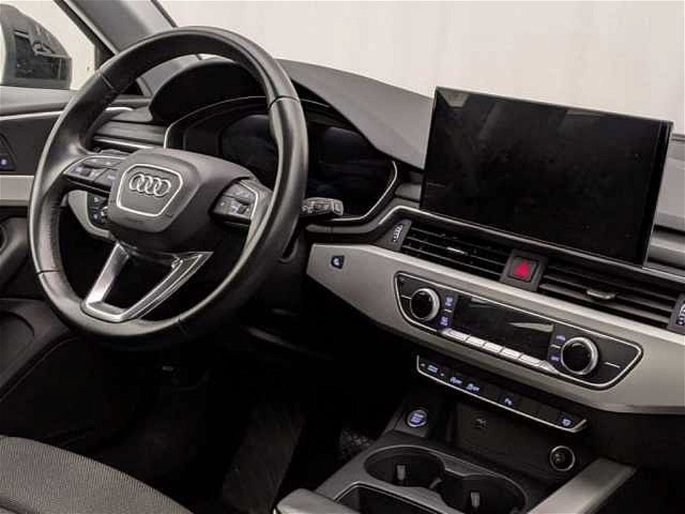 Audi A4 Avant 30 TDI/136 CV S tronic Business Advanced  del 2021 usata a Pesaro (3)