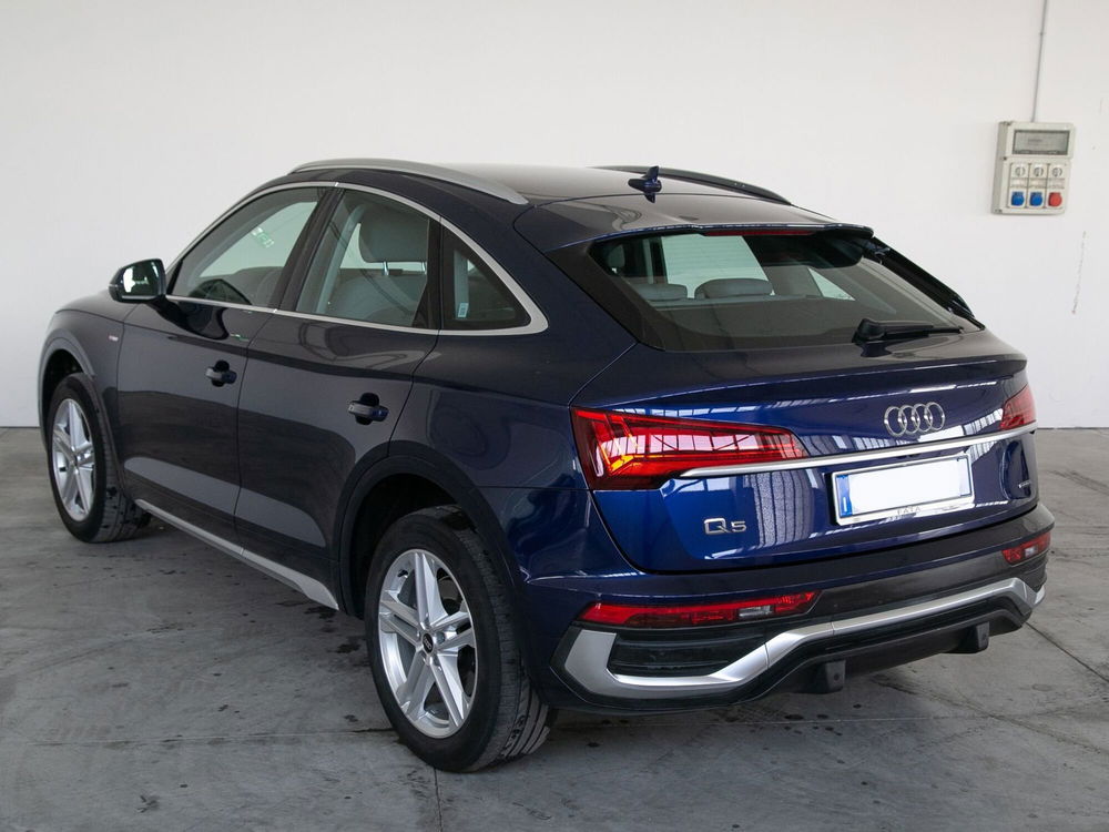 Audi Q5 Sportback Sportback 40 2.0 tdi mhev 12V S line quattro s-tronic del 2021 usata a Catania (4)