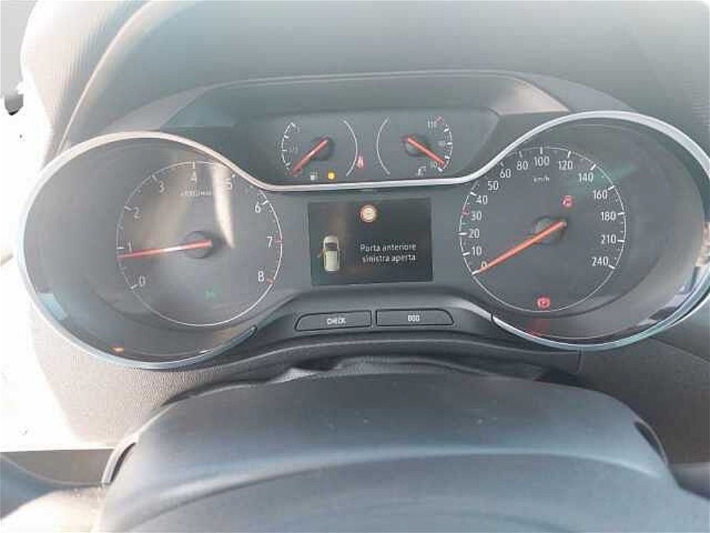Opel Crossland X 1.5 ECOTEC D 102 CV Start&Stop Advance  del 2020 usata a Livorno (5)