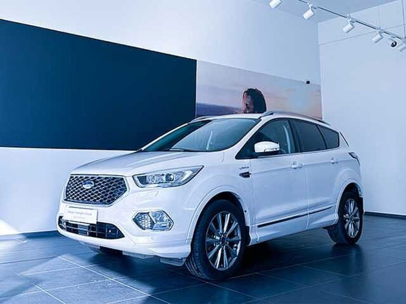 Ford Kuga 2.0 TDCI 180 CV S&amp;S 4WD Powershift Vignale  del 2019 usata a Rende