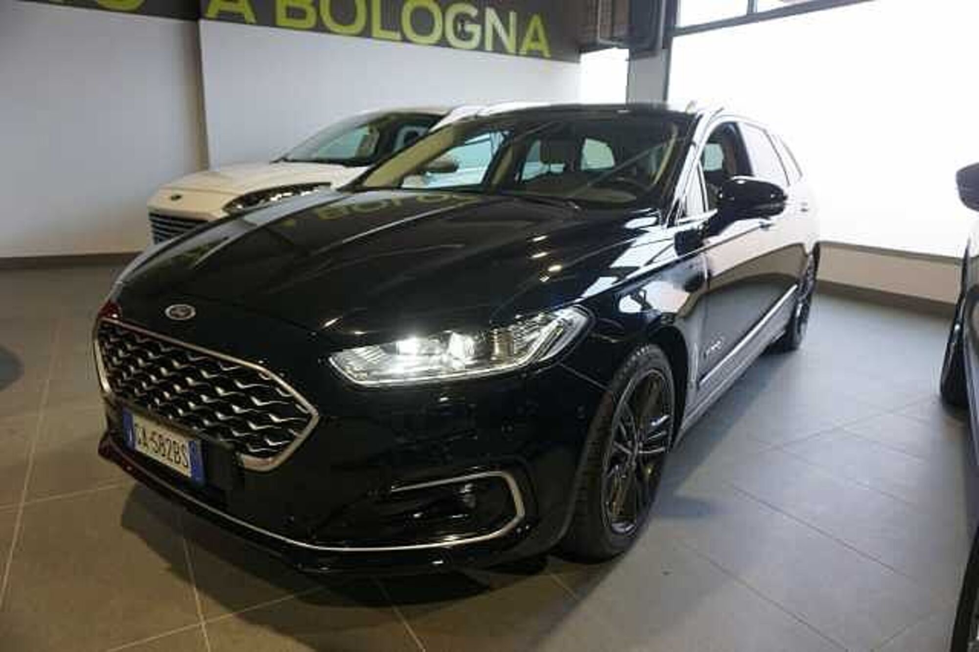 Ford Mondeo Station Wagon Full Hybrid 2.0 187 CV eCVT SW Vignale  del 2020 usata a Bologna