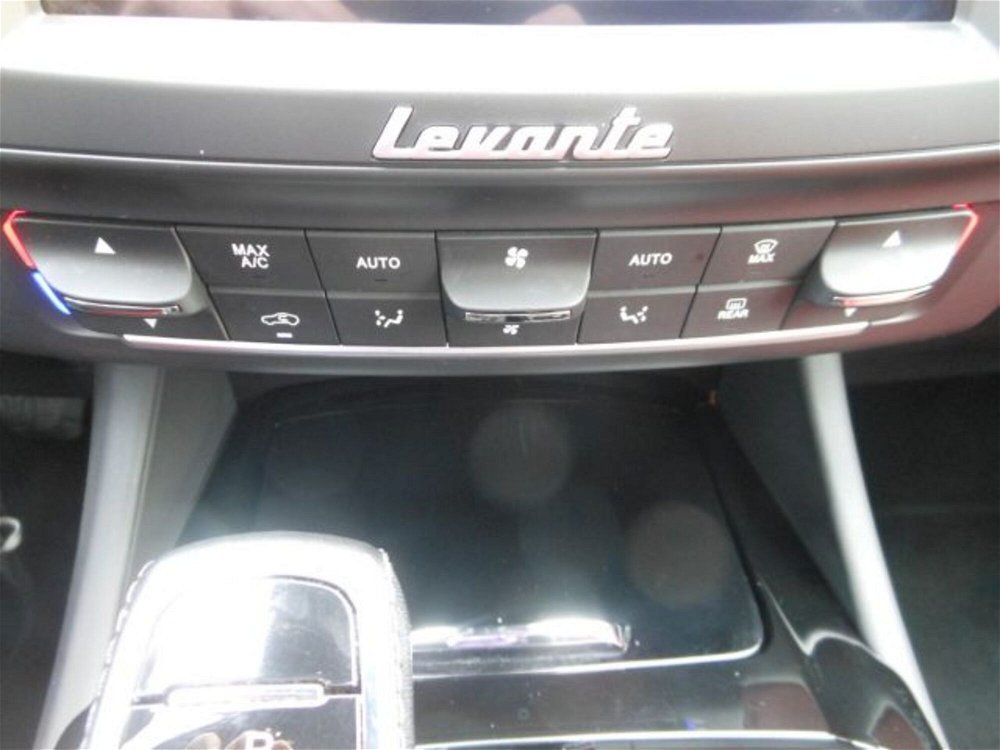 Maserati Levante Levante V6 AWD Gransport  del 2019 usata a L'Aquila (3)