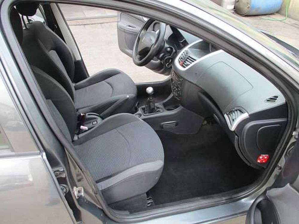 Peugeot 206 usata a Roma (12)