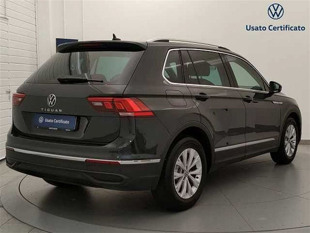 Volkswagen Tiguan 1.5 TSI ACT Life del 2021 usata a Busto Arsizio (5)
