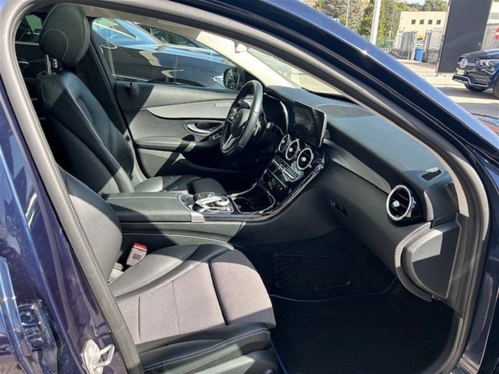 Mercedes-Benz Classe C Station Wagon 220 d 4Matic Auto Premium  del 2021 usata a Potenza (4)
