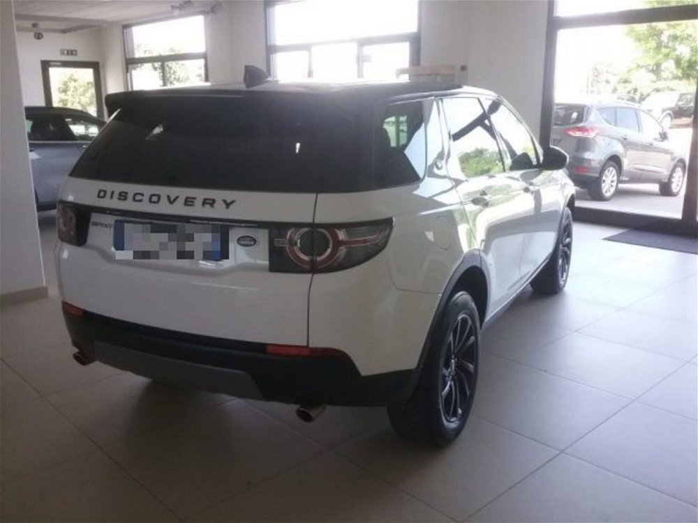 Land Rover Discovery Sport 2.0 TD4 150 CV SE  del 2019 usata a Macerata (4)