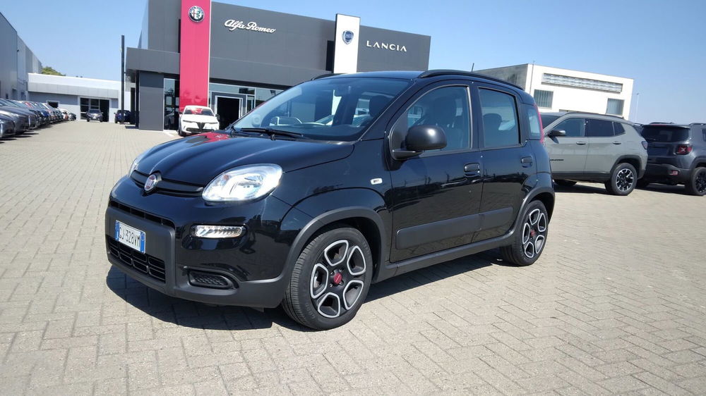 Fiat Panda 1.0 FireFly S&S Hybrid City Cross  del 2022 usata a Alessandria