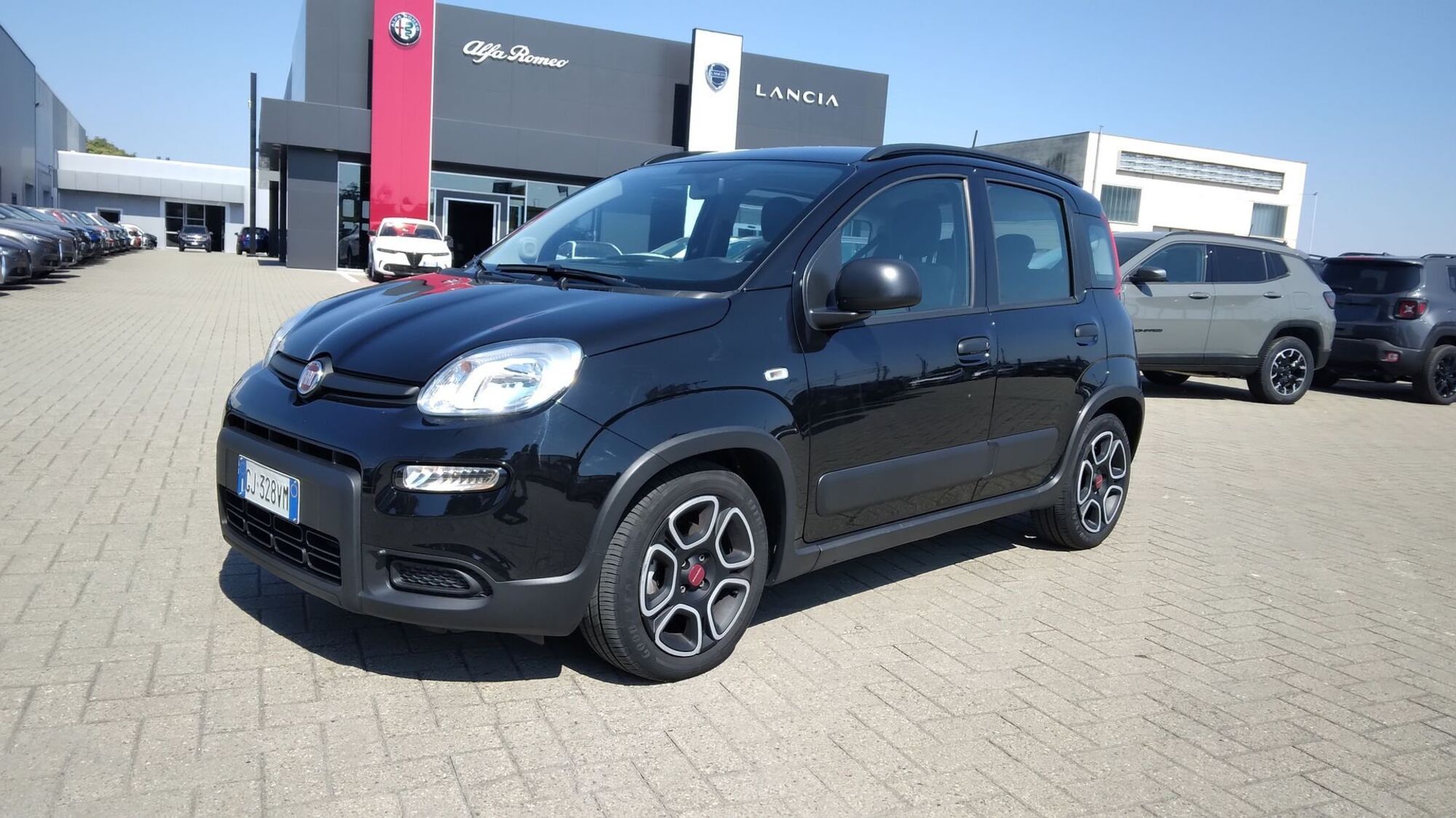 Fiat Panda 1.0 FireFly S&amp;S Hybrid City Cross  del 2022 usata a Alessandria