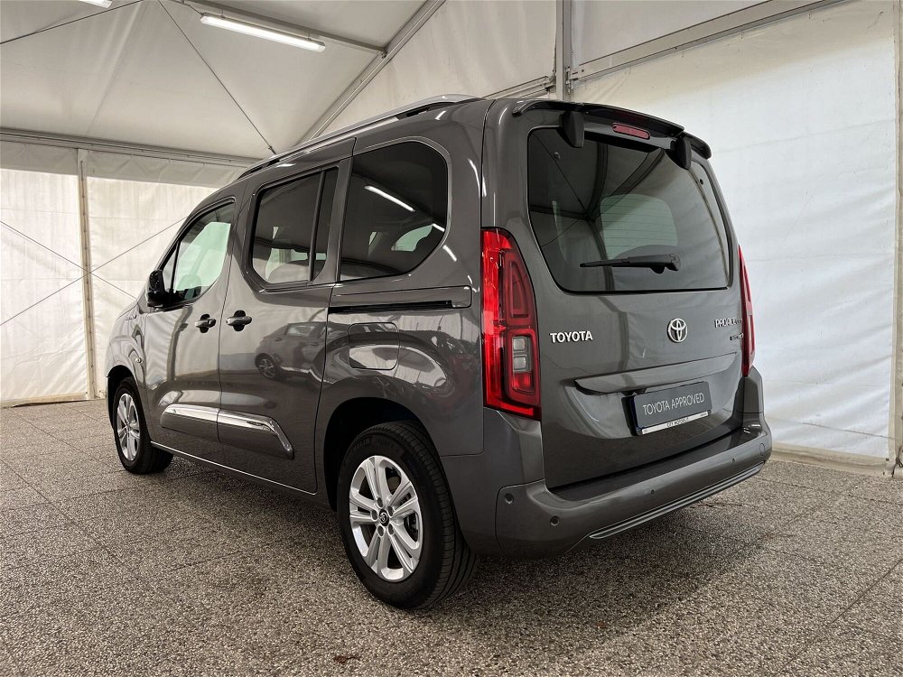 Toyota Proace City Verso Electric City Verso Electric 50kWh L1 Short D Lounge del 2022 usata a Monza (4)