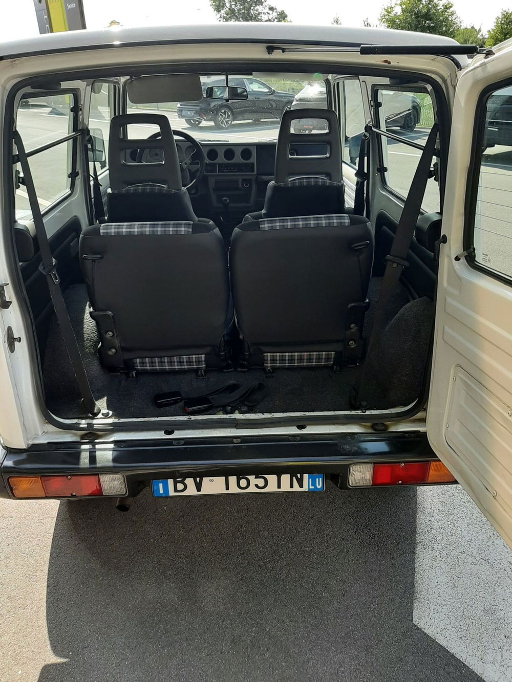 Suzuki Samurai usata a Lucca (7)