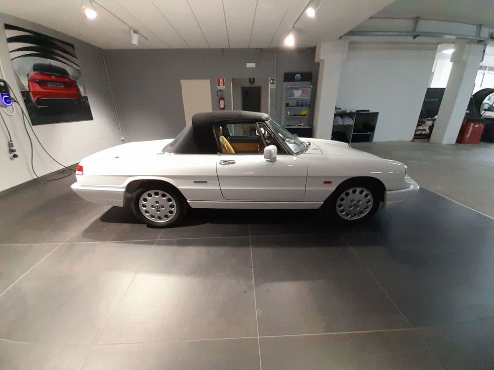 Alfa Romeo Spider usata a Ancona (13)