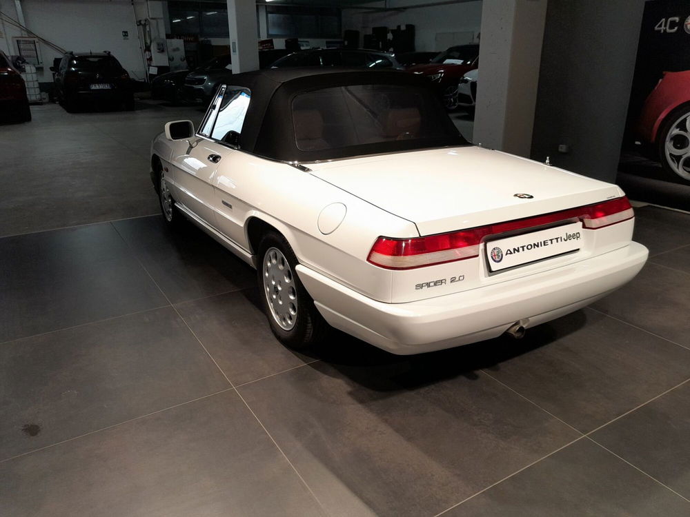 Alfa Romeo Spider usata a Ancona (9)