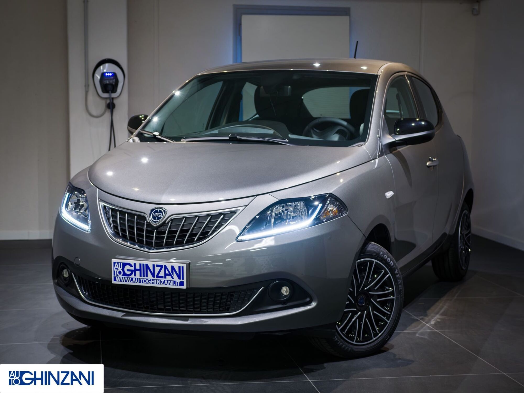 Lancia Ypsilon 1.0 FireFly 5 porte S&amp;S Hybrid Ecochic Gold  nuova a Calusco d&#039;Adda