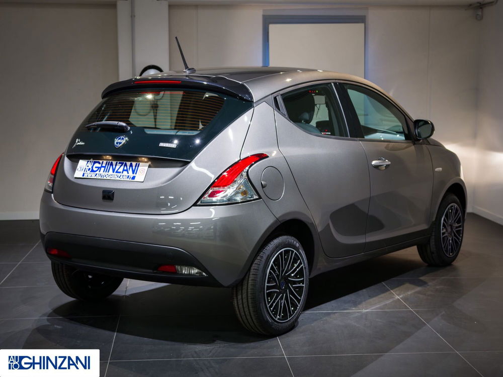 Lancia Ypsilon nuova a Bergamo (5)