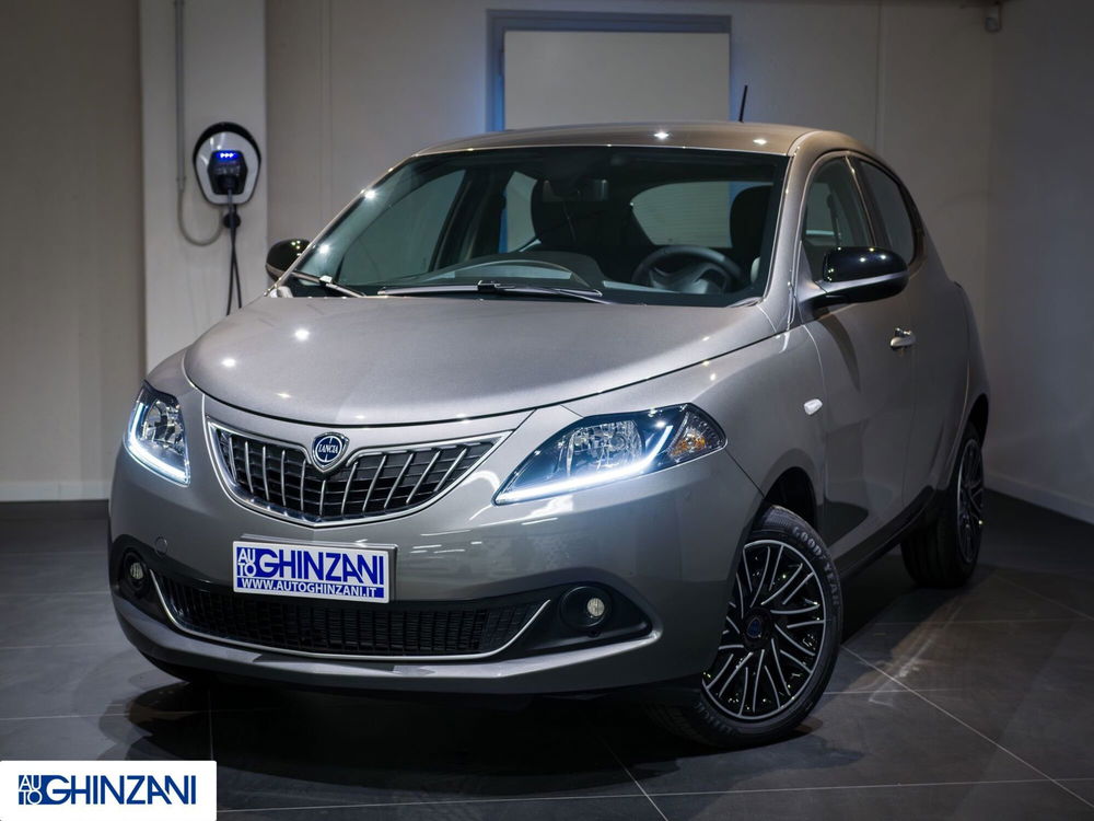 Lancia Ypsilon nuova a Bergamo (14)