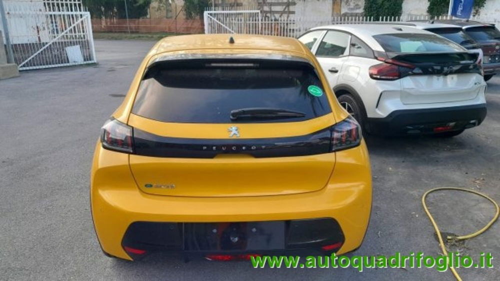 Peugeot 208 nuova a Savona (9)