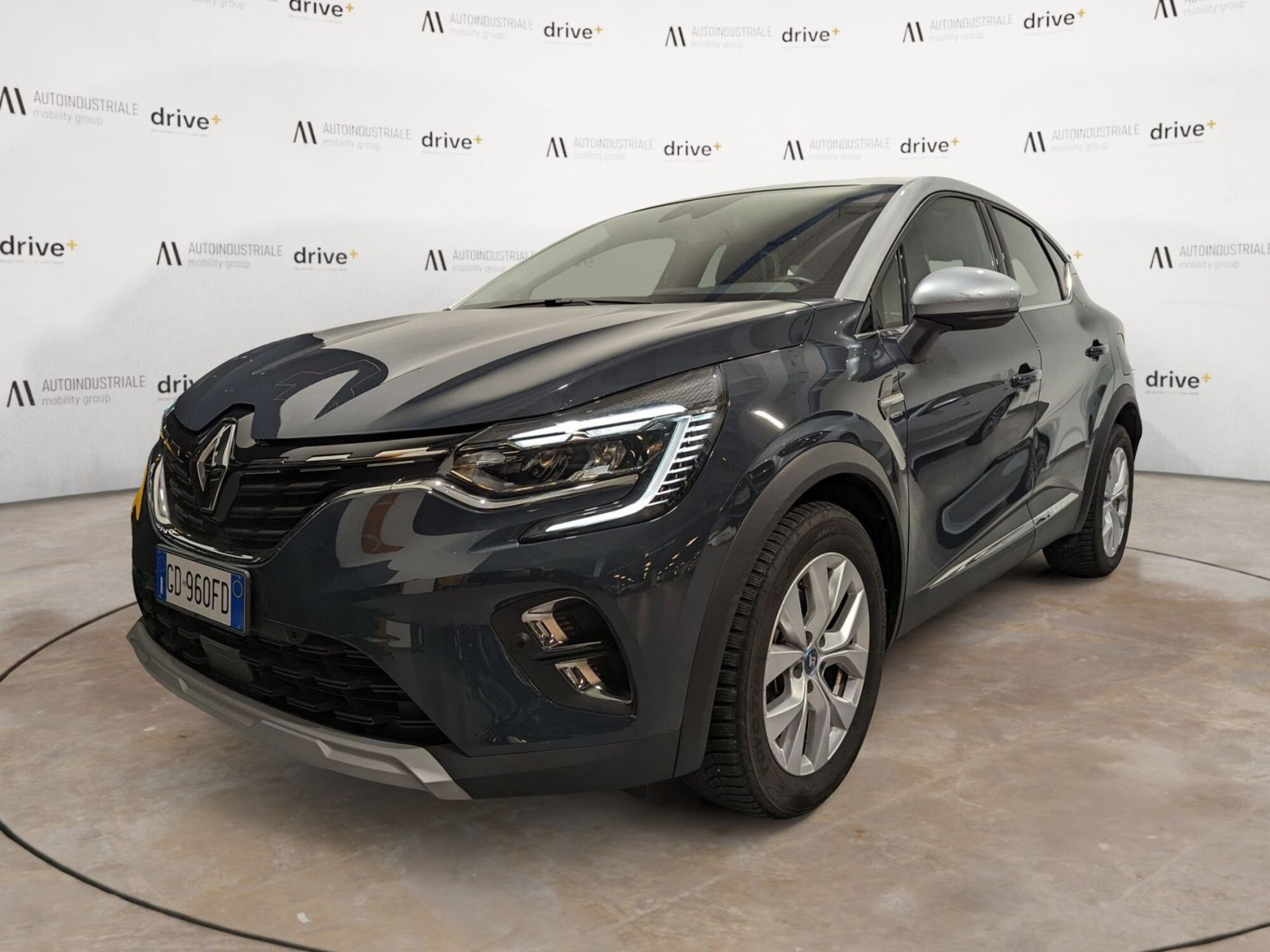 Renault Captur Plug-in Hybrid E-Tech 160 CV Intens  del 2021 usata a Trento