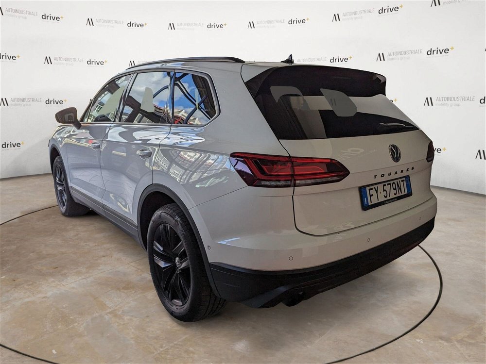 Volkswagen Touareg 3.0 V6 tdi scr Elegance 231cv auto del 2019 usata a Brunico/Bruneck (3)