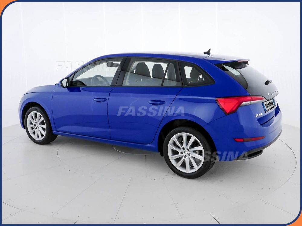 Skoda Scala usata a Milano (4)