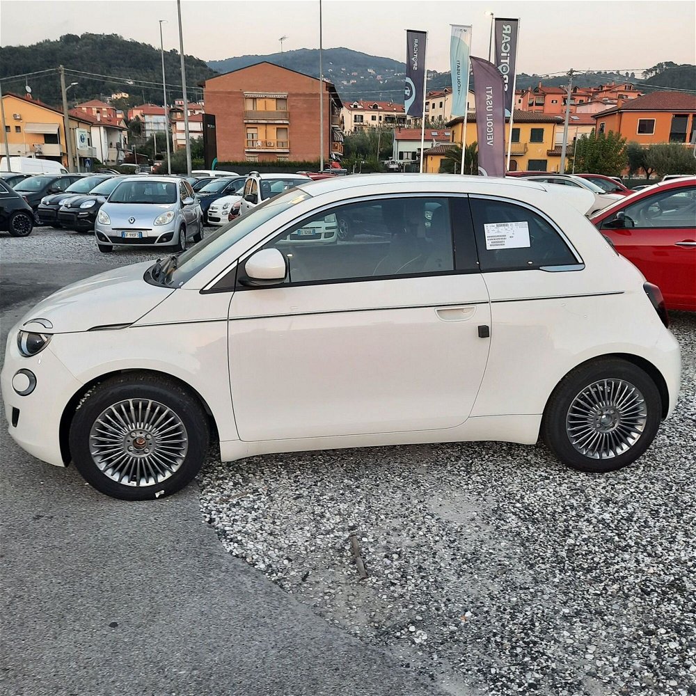 Fiat 500e Berlina 42 kWh nuova a La Spezia (4)