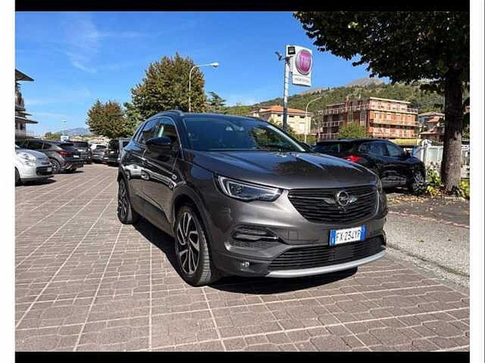 Opel Grandland X 1.5 diesel Ecotec Start&Stop Ultimate  del 2019 usata a Gualdo Tadino (3)