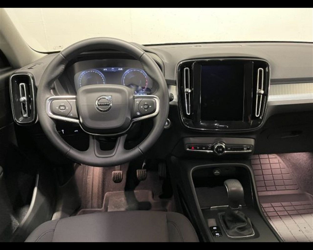 Volvo XC40 D3 Momentum  del 2020 usata a Conegliano (3)