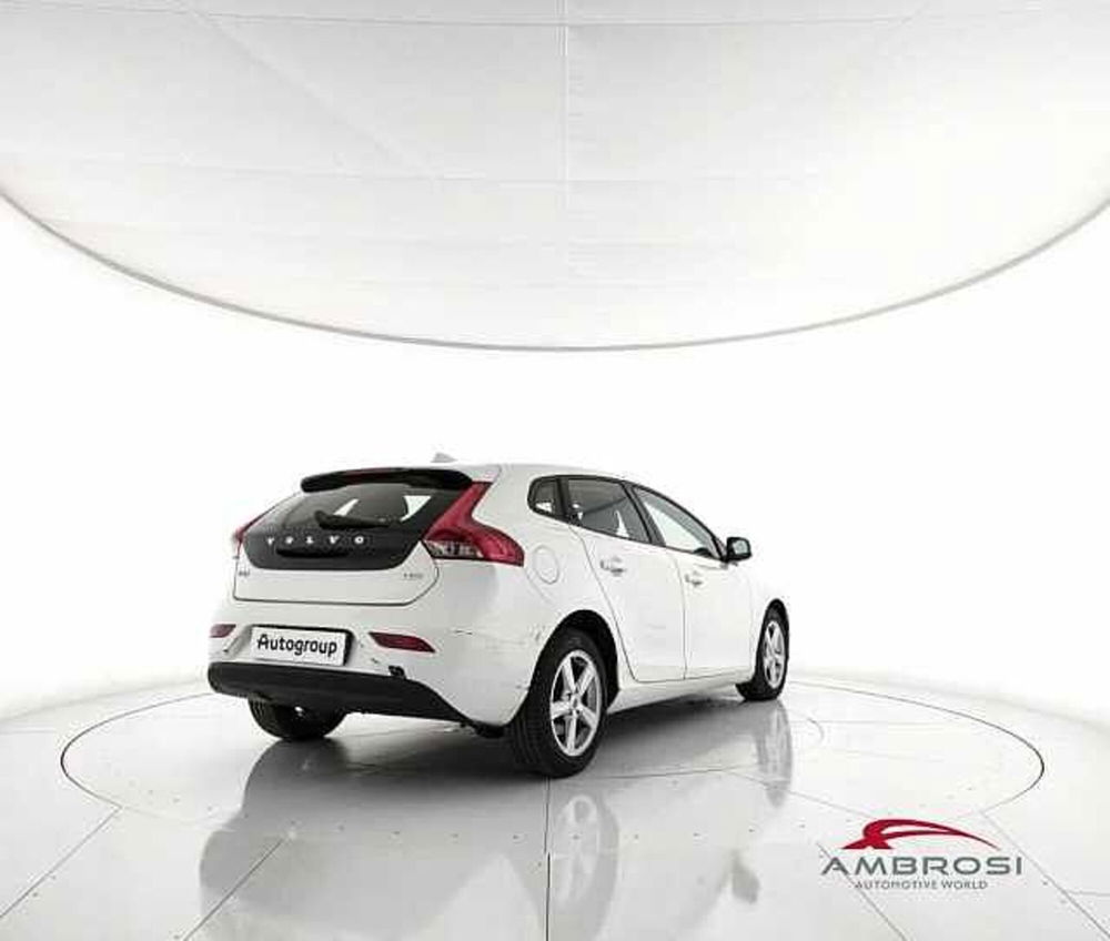 Volvo V40 D2 Kinetic  del 2018 usata a Viterbo (3)