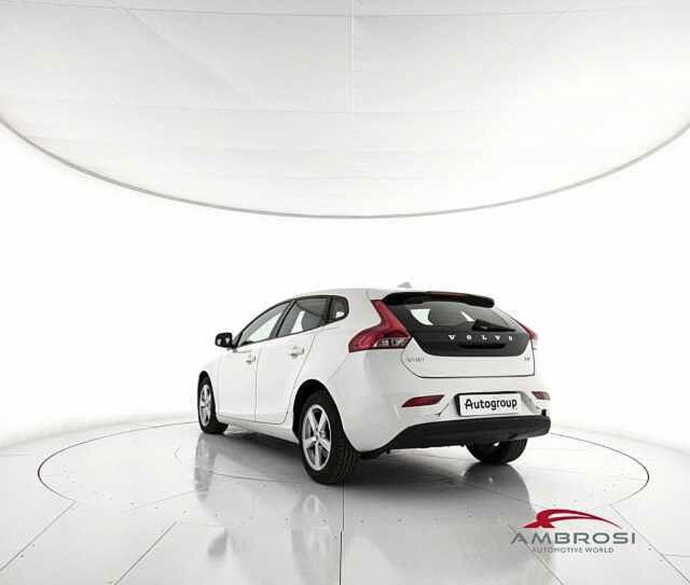 Volvo V40 D2 Kinetic  del 2018 usata a Viterbo (4)