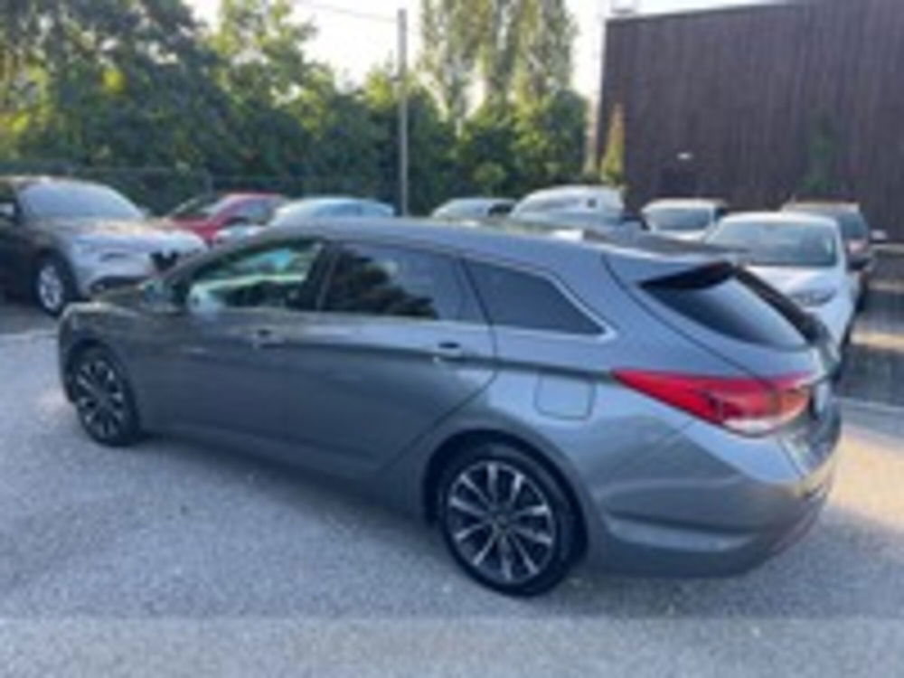 Hyundai i40 Station Wagon 1.7 CRDi 141 CV Business  del 2016 usata a Pordenone (4)