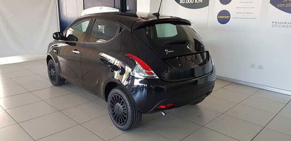 Lancia Ypsilon 1.0 FireFly 5 porte S&S Hybrid Ecochic Silver  nuova a Pordenone (4)