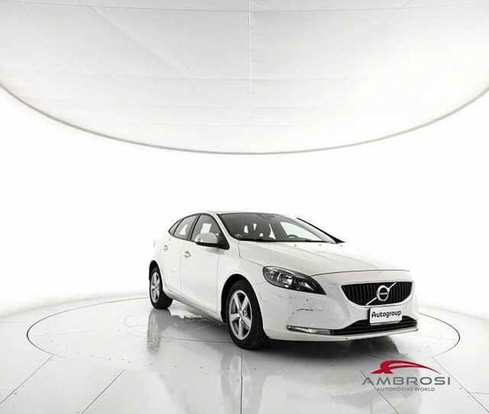 Volvo V40 D2 Kinetic  del 2018 usata a Corciano (2)