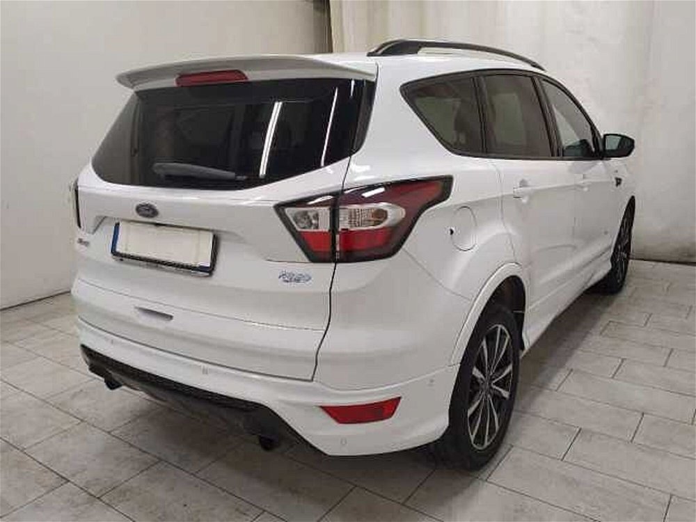 Ford Kuga 2.0 TDCI 150 CV S&S 4WD Powershift ST-Line  del 2017 usata a Cuneo (4)