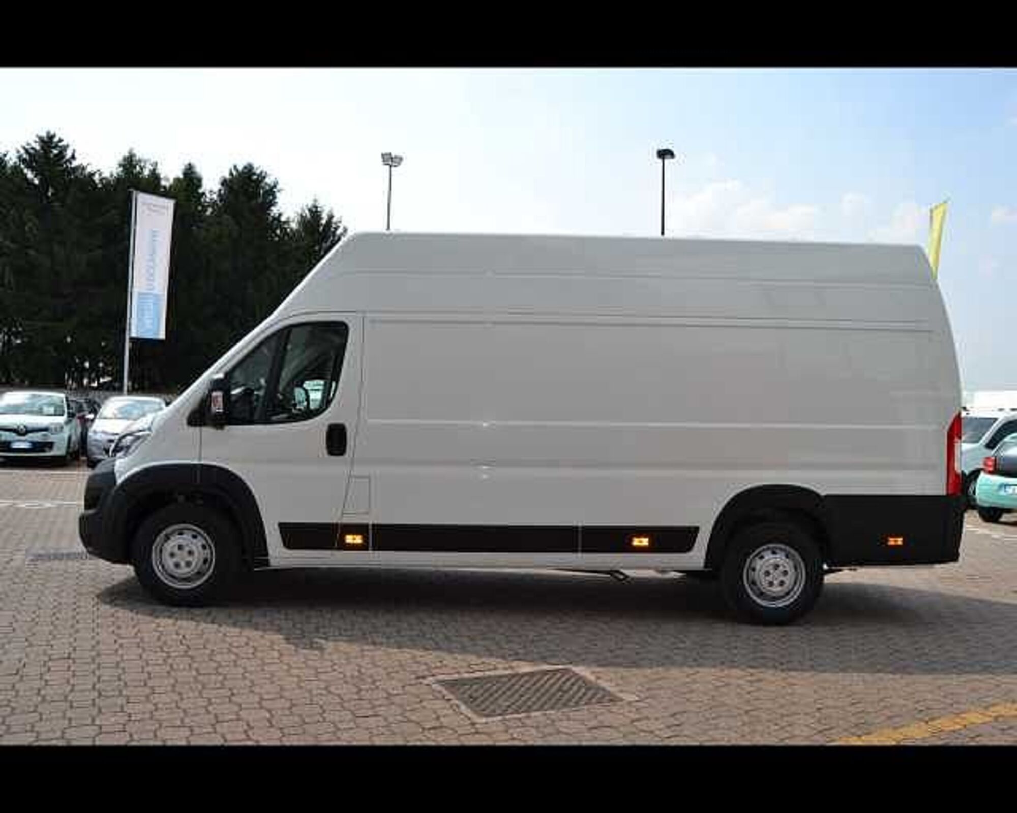 Citroen Jumper Furgone 35 BlueHDi 165 S&amp;S PM-TM Furgone Heavy Business del 2021 usata a Solaro