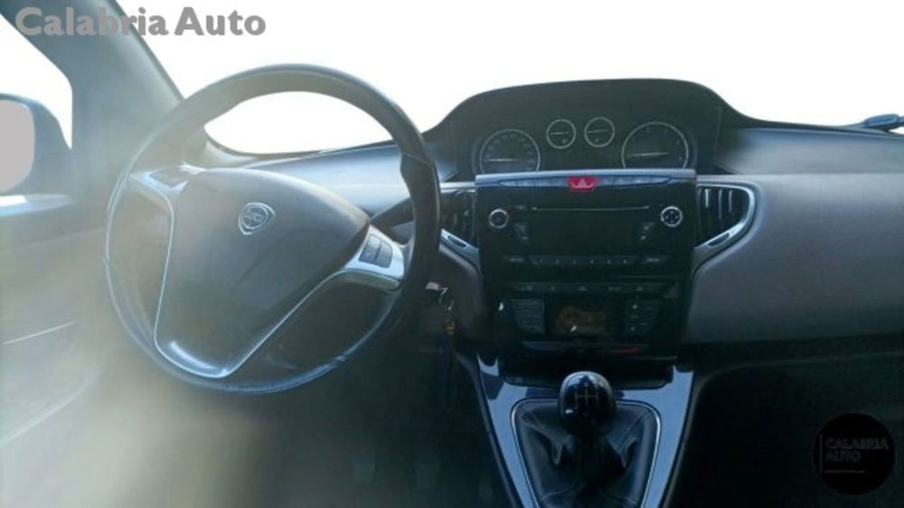 Lancia Ypsilon usata a Reggio Calabria (8)