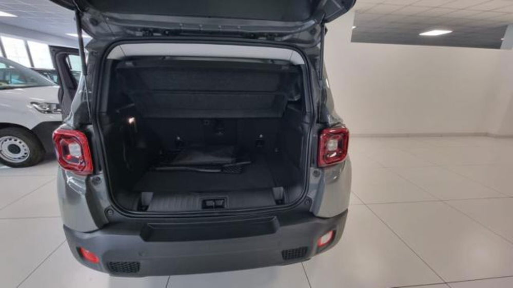 Jeep Renegade nuova a Aosta (4)