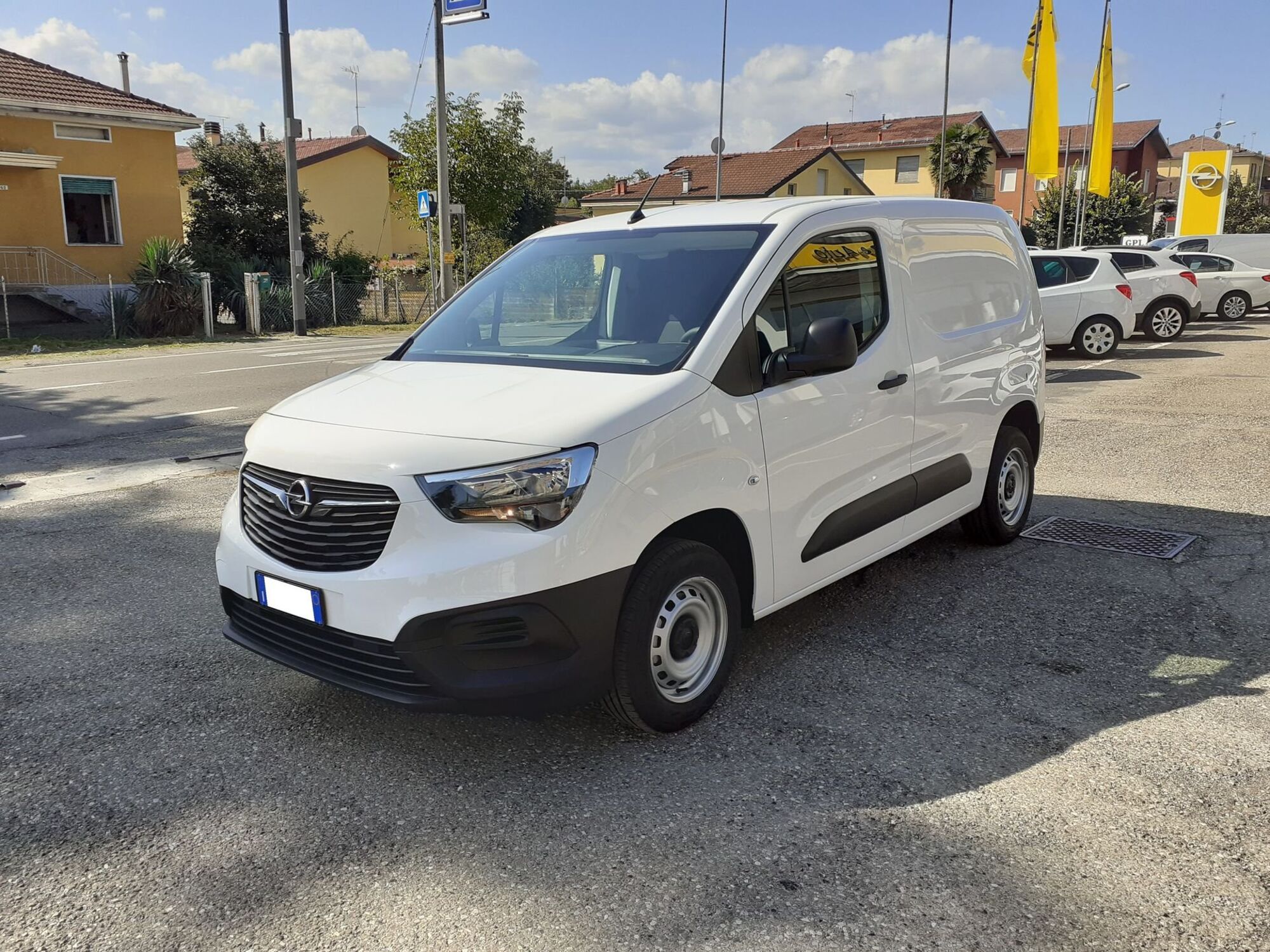 Opel Combo Furgone Cargo 1.5 Diesel 100CV S&amp;S PC 650kg Edition  nuova a Fidenza