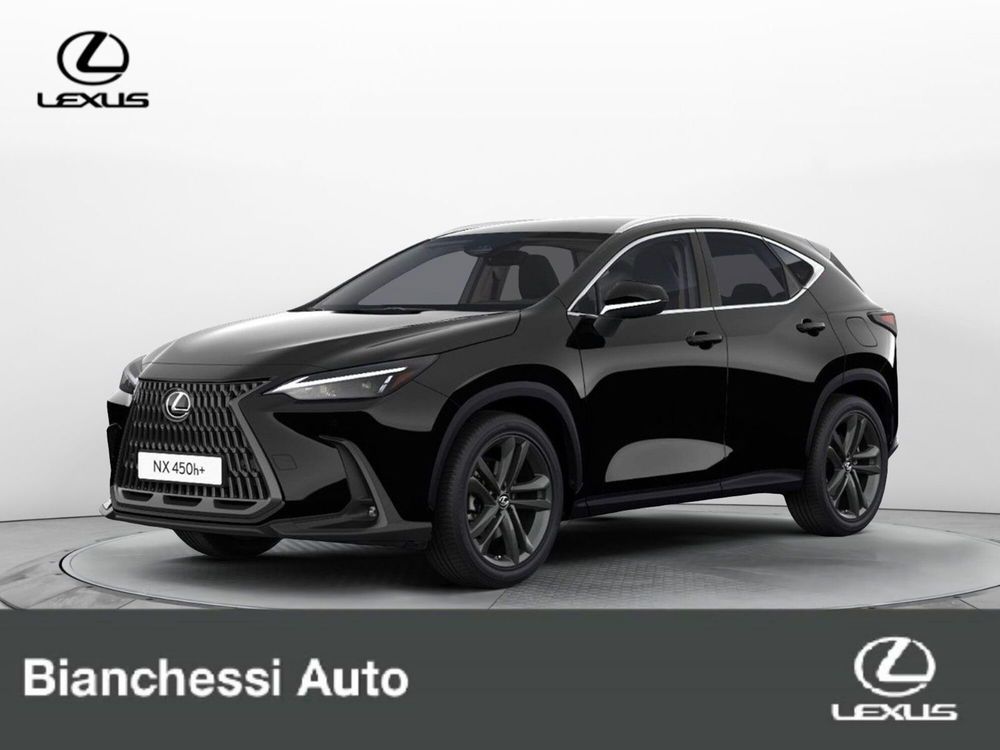 Lexus NX nuova a Cremona