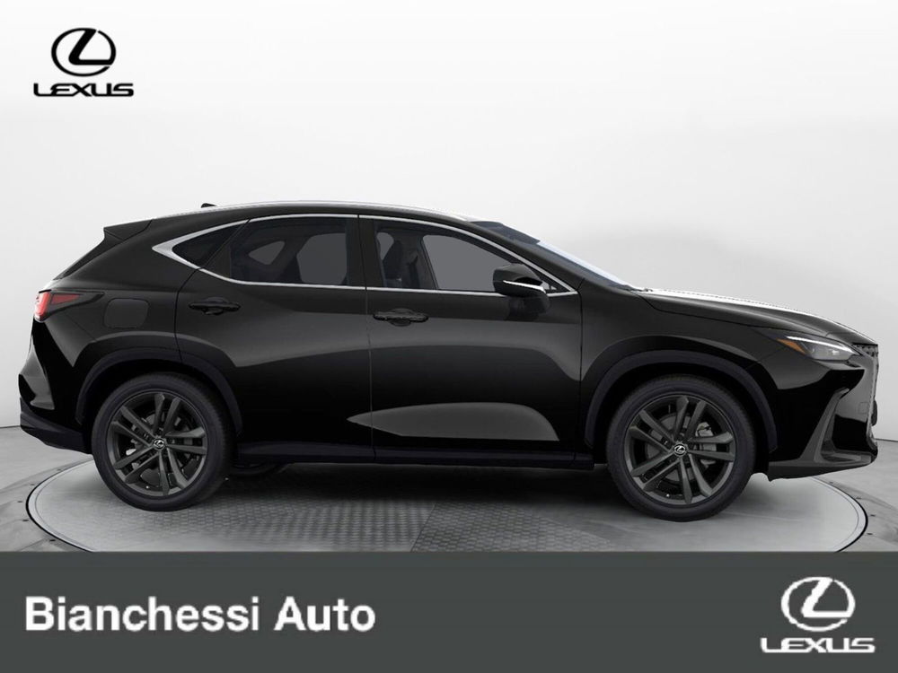 Lexus NX nuova a Cremona (5)