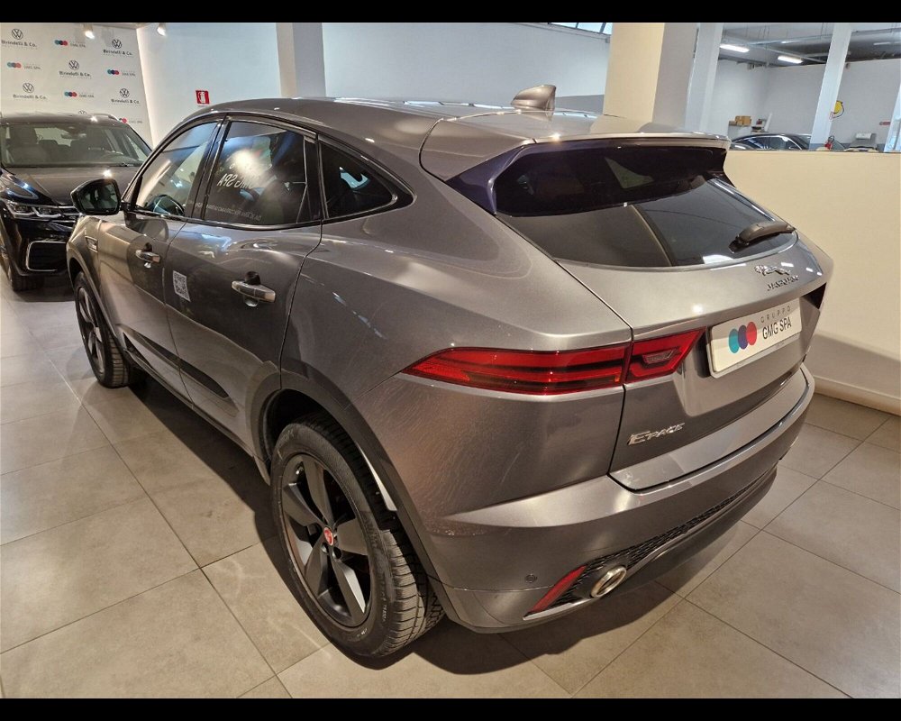 Jaguar E-Pace 2.0D 180 CV AWD R-Dynamic S  del 2019 usata a Vinci (4)
