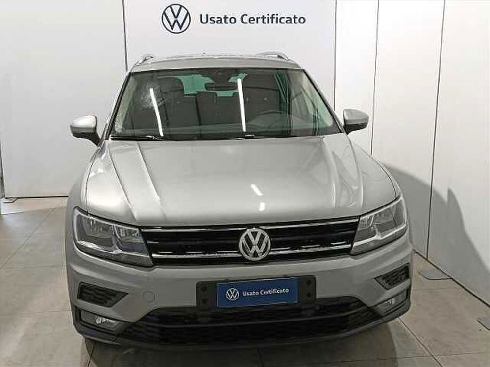 Volkswagen Tiguan 2.0 TDI 150CV 4MOTION DSG Sport & Style BMT del 2019 usata a Brivio (2)