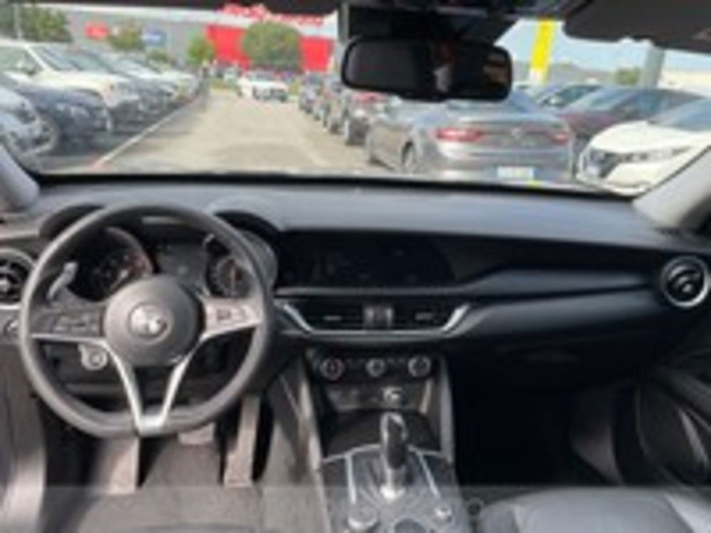 Alfa Romeo Stelvio usata a Pordenone (9)