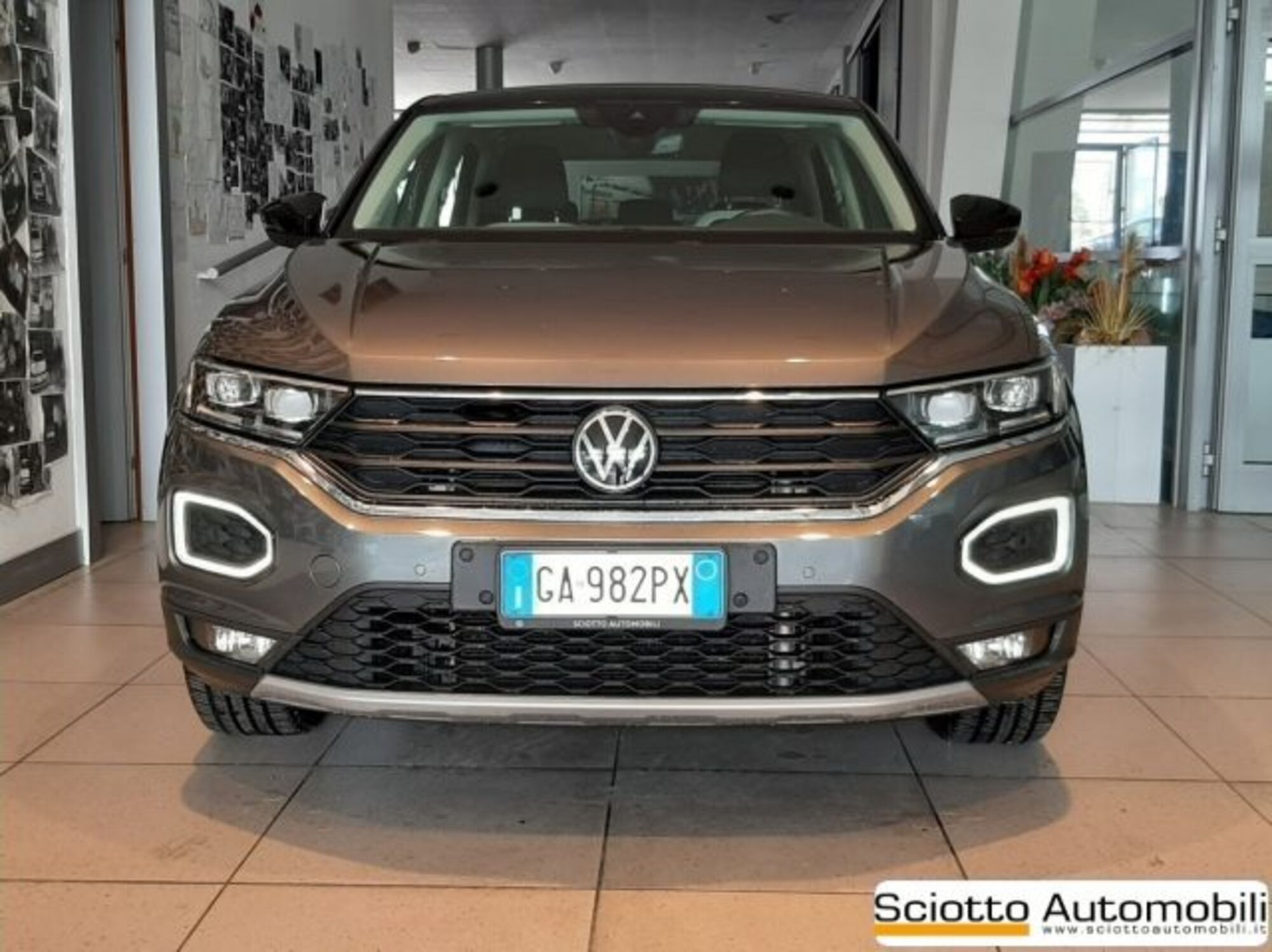 Volkswagen T-Roc 1.6 TDI SCR Advanced BlueMotion Technology del 2020 usata a Messina