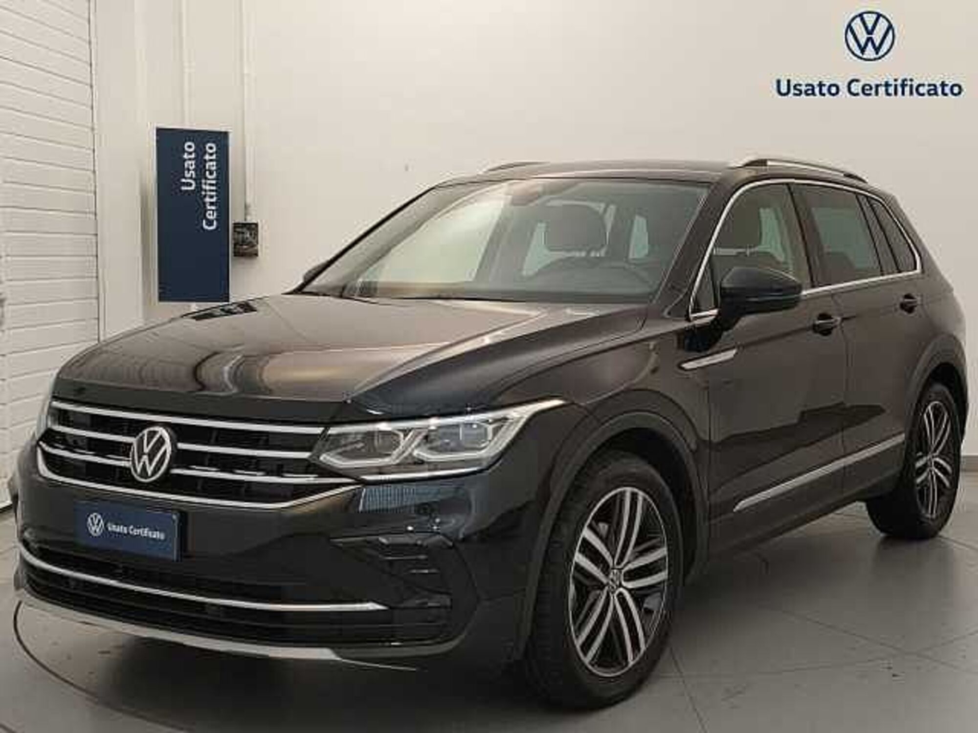 Volkswagen Tiguan 2.0 TDI 150 CV SCR DSG 4MOTION Elegance del 2021 usata a Busto Arsizio