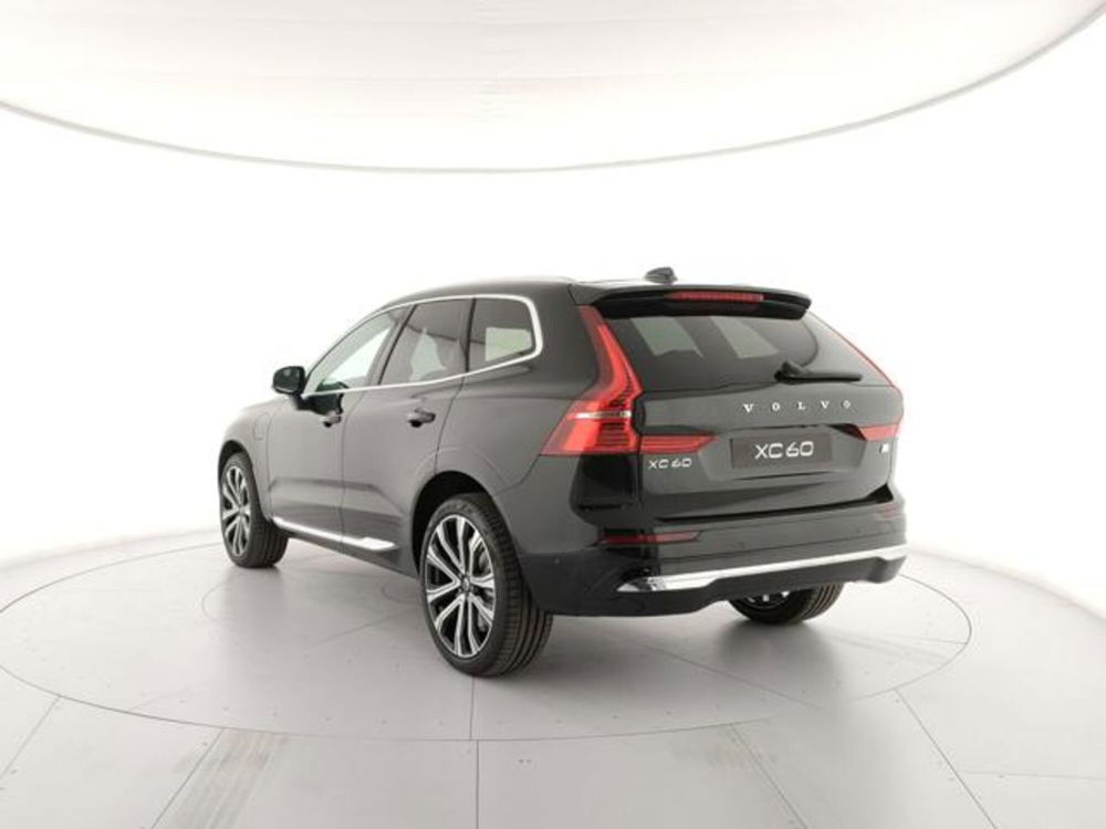 Volvo XC60 T6 AWD Geartronic R-design  nuova a Modena (3)